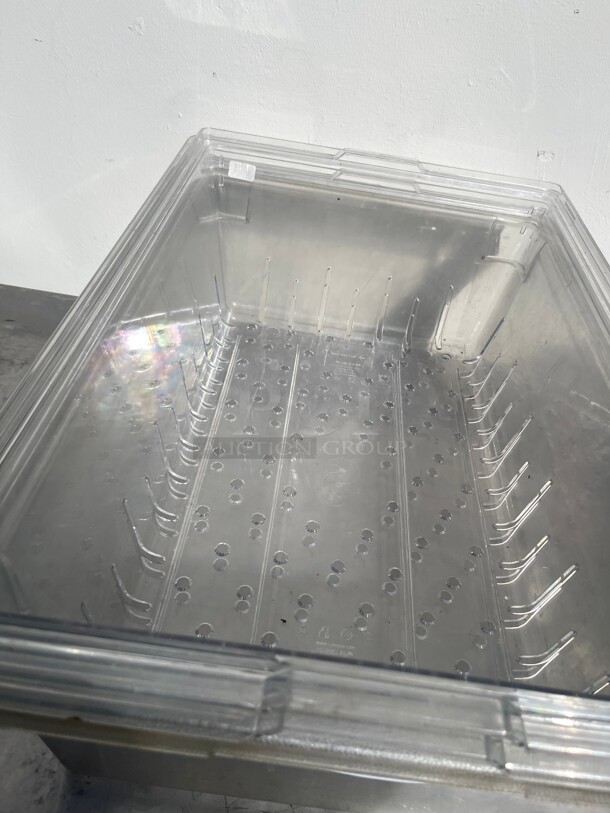 Cambro 18268CLRCW135 Camwear 26 x 18 x 8 Clear Plastic Food Drain Box / Colander NSF - Image 3 of 7