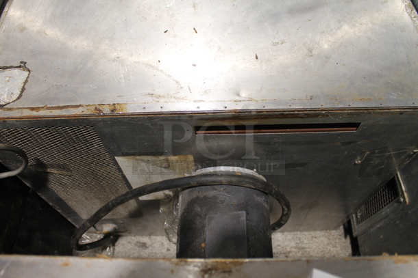 Blodgett Stainless Steel Commercial Electric Powered Half Size Convection Oven w/ View Through Door, Metal Oven Racks and Thermostatic Controls. 208-240 Volts, 1 Phase. - Image 5 of 5