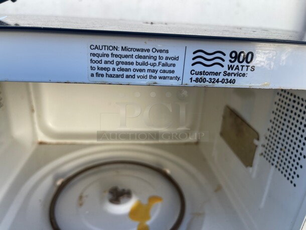 Working! Sunbeam Counter top Microwave 900 Watts - Image 5 of 9