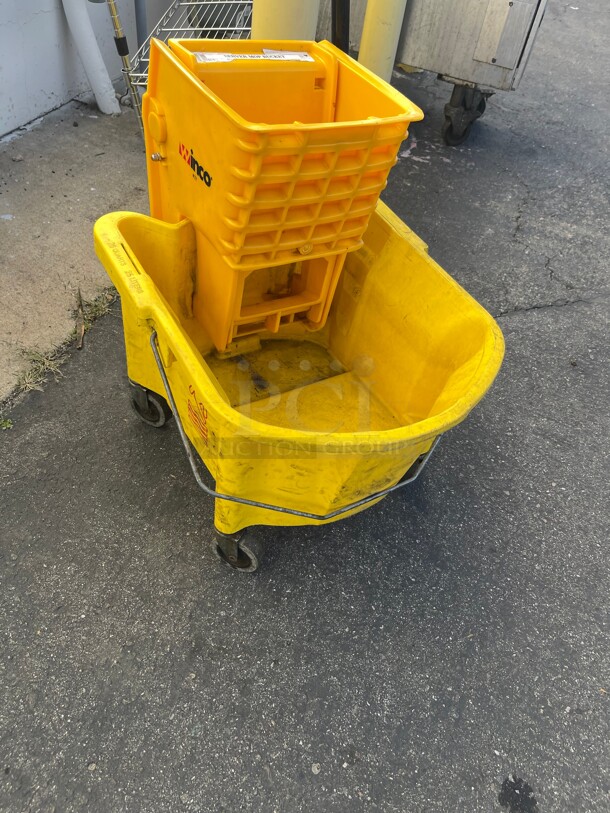 Global Industrial Mop Bucket And Wringer Combo 38 Qt., Down Press, Yellow - Image 5 of 8