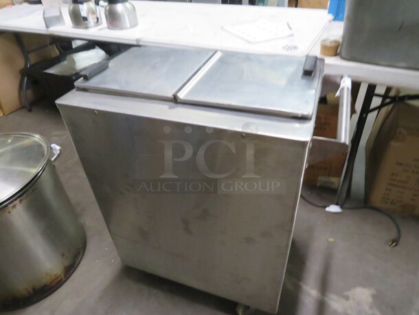 One Seco Stainless Steel Mobile Ice Bin On Casters. Model# ICB-140. 24X17X33 - Image 2 of 2