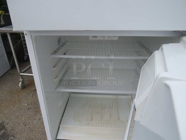 One Hotpoint Refrigerator/Freezer. 28X27X61 - Image 2 of 2