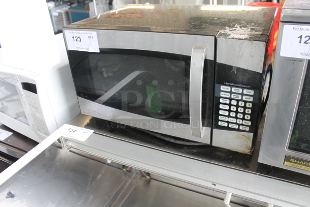 Hamilton Beach  P90D23AL-XF Stainless Steel Countertop Microwave Oven. 120 Volts, 1 Phase.  - Image 1 of 3