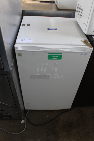General Electric GE GMR04AAMBWW Mini Cooler. 120 Volts, 1 Phase. Tested and Working!