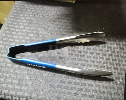 NEW Vollrath 9.5 Inch Utility Tongs With Gator Grip Handles. 4XBID