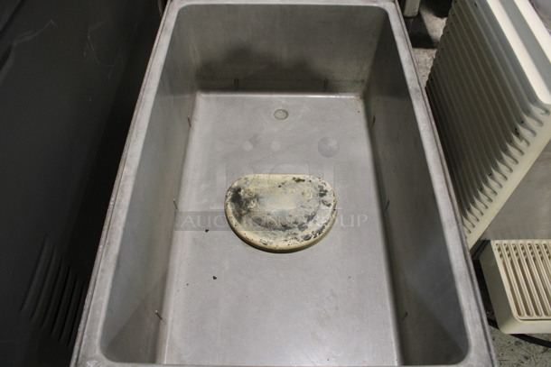 Vollrath Model HS1220 Stainless Steel Commercial Countertop Food Warmer. 120 Volts, 1 Phase. 13.5x21.5x9. Tested and Does Not Power On - Image 4 of 5