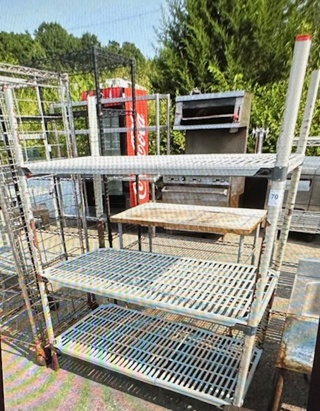 One Metro Shelf With 3 Shelves. 48X24X63