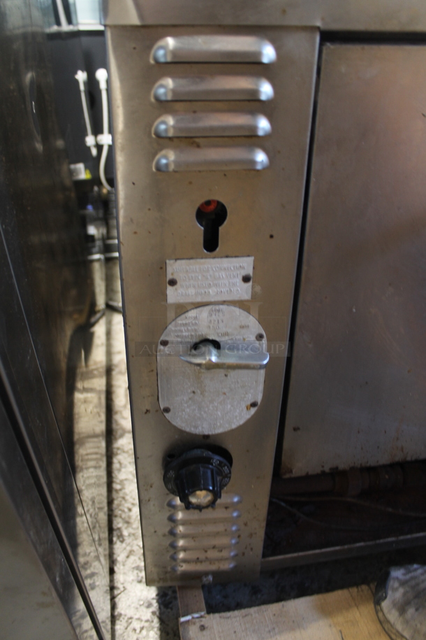Bakers Pride Stainless Steel Commercial Natural Gas Powered Single Deck Pizza Oven w/ Cooking Stones. - Image 6 of 10
