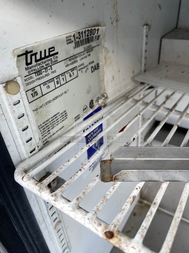 Nice! True TSSU-27 Refrigerated Prep Table NSF 115 Volt Tested and Working! - Image 5 of 8