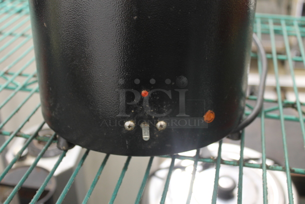 Avantco 177W300BK Metal Commercial Countertop Soup Kettle Food Warmer. 110 Volts, 1 Phase. Tested and Working! - Image 2 of 4