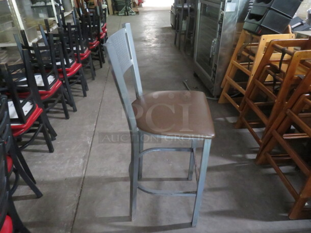 Gray Metal Bar Height Chair With A Foot Rest, And A Brown Cushioned Seat. 2XBID - Image 3 of 3