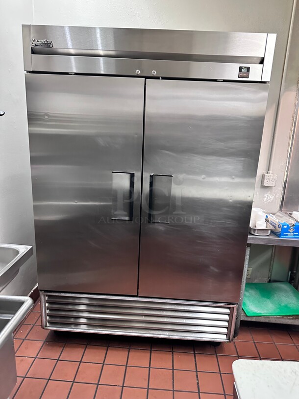 Working! True T-49F 54 Inch Two Section Reach In Commercial Freezer, (2) Solid Doors, 115v NSF Tested and Working! - Image 3 of 9
