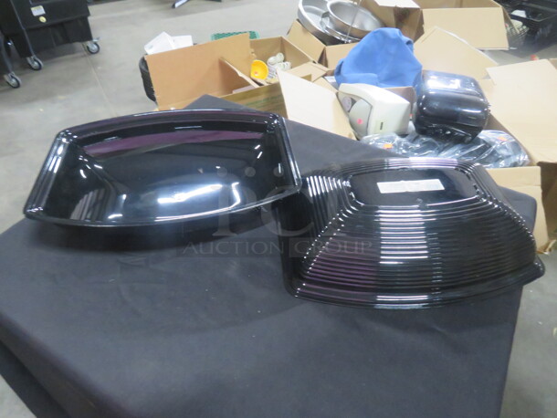 NEW Cambro 5 Quart Rectangular Ribbed Black Bowl. #RSB1014 CW110. 2XBID - Image 1 of 1