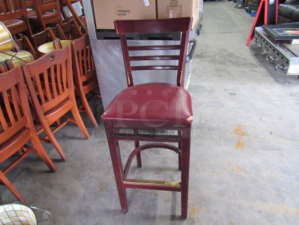 Wooden Bar Height Chair With A Cushioned Seat And Footrest. 2XBID - Image 2 of 2
