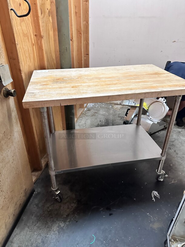 Clean! John Boos & Co. SNS03 Wood Top Work Table with Stainless Steel Base and Adjustable Undershelf - 30 x 48 ON Caster NSF - Image 1 of 6