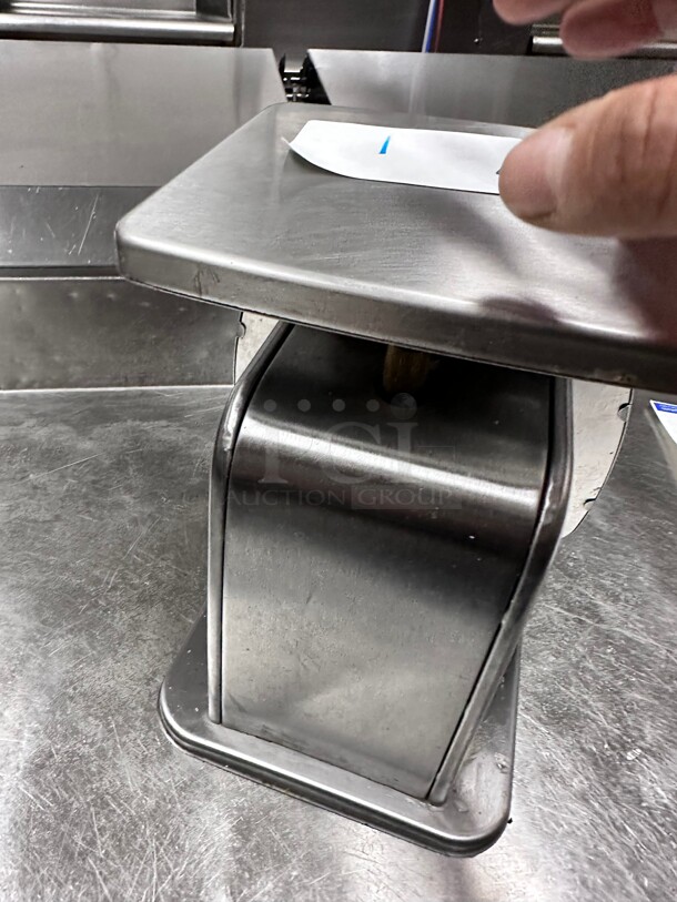 Working! Taylor Commercial  Mech Portion-Control Scale, 32oz Cap, 6 x 6 Platform - Image 4 of 5