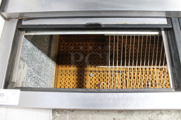 True TD-80-30 Stainless Steel Commercial Back Bar Bottle Cooler w/ 3 Sliding Lids. 115 Volts, 1 Phase. Tested and Powers On But Does Not Get Cold - Image 4 of 7