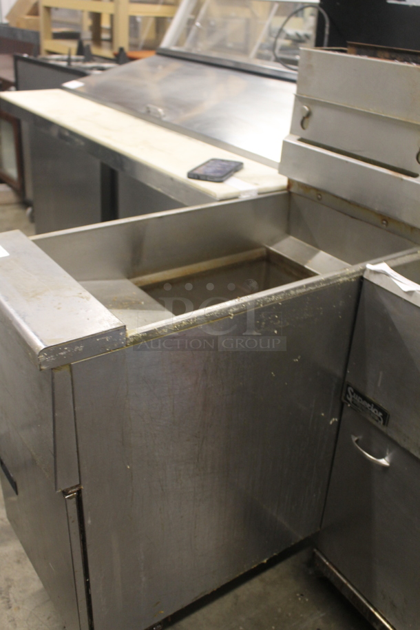 Pitco Frialator Stainless Steel Commercial Floor Style Propane Gas Powered Deep Fat Fryer. 110,000 BTU.  - Image 3 of 5