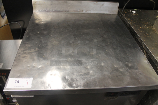 True TWT-27F Stainless Steel Commercial Single Door Work Top Freezer w/ Back Splash. 115 Volts, 1 Phase. Tested and Powers On But Does Not Get Cold - Image 4 of 6