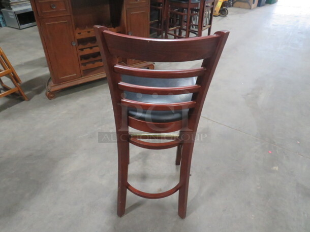 Solid Wood Bar Height Chair With Black Cushioned Seat And Footrest. GREAT SHAPE! 2XBID - Image 3 of 3