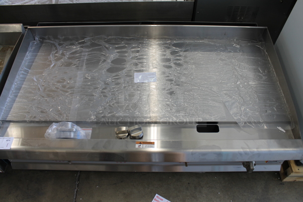 BRAND NEW SCRATCH AND DENT! 2022 Cooking Performance Group CPG 351GTCPG48NL Stainless Steel Commercial Countertop Natural Gas Powered Flat Top Griddle w/ Thermostatic Controls. 120,000 BTU.  - Image 4 of 7