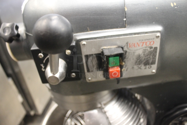 Avantco MX20 Metal Commercial Countertop 20 Quart Planetary Dough Mixer w/ Stainless Steel Mixing Bowl, Bowl Guard, Dough Hook, Paddle and Whisk Attachment. 120 Volts, 1 Phase. Tested and Working!  - Image 4 of 7