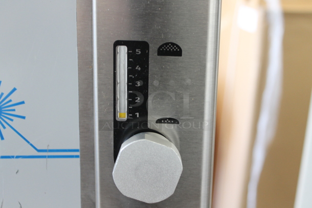 BRAND NEW SCRATCH AND DENT! Prince Castle CTS-W Stainless Steel Commercial Countertop Electric Powered Vertical Contact Toaster. 120 Volts, 1 Phase. Tested and Working! - Image 2 of 6