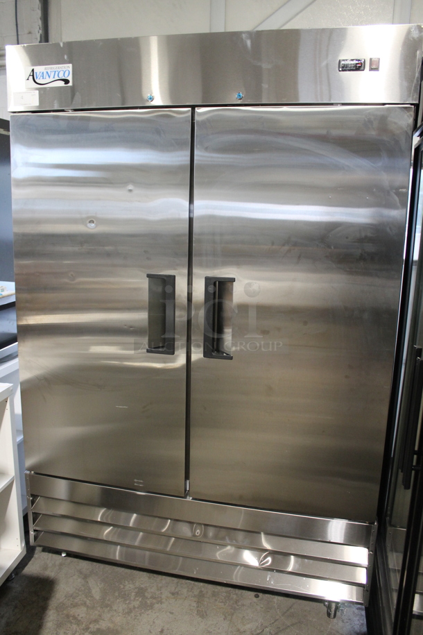 BRAND NEW SCRATCH AND DENT! 2022 Avantco 178A49RHC Stainless Steel Commercial 2 Door Reach In Cooler w/ Poly Coated Racks on Commercial Casters. 115 Volts, 1 Phase. Tested and Working! - Image 10 of 10