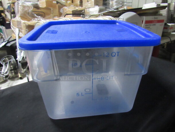 One 12 Quart Food Storage Container With Lid.