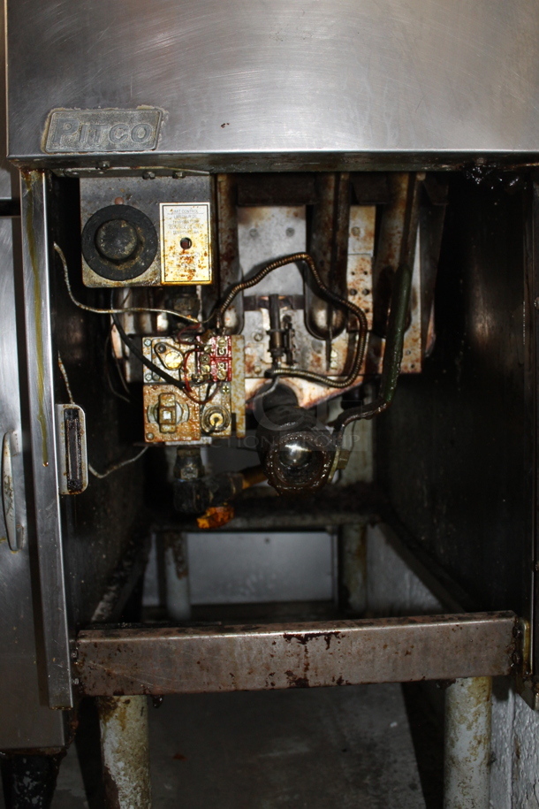 Pitco Frialator Stainless Steel Commercial Floor Style Natural Gas Powered Deep Fat Fryer.  - Image 4 of 7