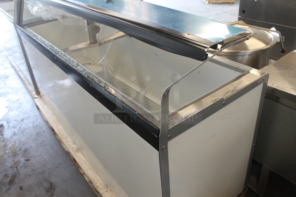 BRAND NEW SCRATCH AND DENT! Master-Bilt DD-88 Metal Commercial Floor Style Ice Cream Dipping Cabinet. 115 Volts, 1 Phase. See Pictures For Broken Front Glass Pane. Tested and Working! - Image 4 of 7