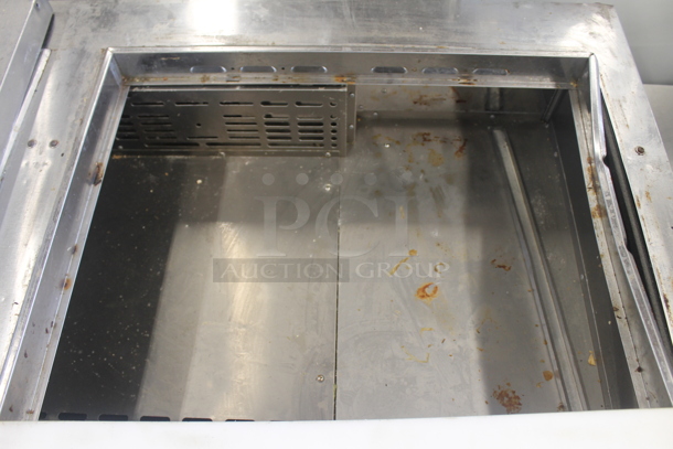 Turbo Air MST-60-24 Stainless Steel Commercial Sandwich Salad Prep Table Bain Marie on Commercial Casters. 115 Volts, 1 Phase. Tested and Working! - Image 4 of 8