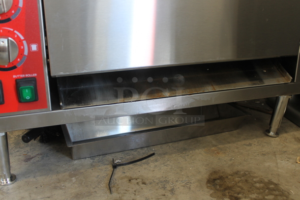 BRAND NEW SCRATCH AND DENT! Avantco 184BT18A Stainless Steel Commercial Countertop Contact Bun Toaster. 120 Volts, 1 Phase. Tested and Working! - Image 4 of 5