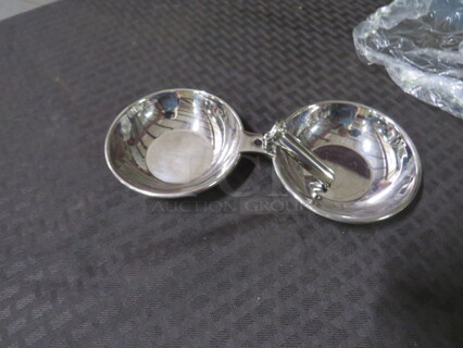 One NEW Vollrath 2 Bowl Condiment/Server Caddy. #46635