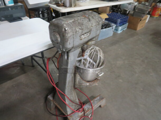One WORKING Hobart 20 Quart Mixer With Bowl, Whip And Paddle.  - Image 3 of 4