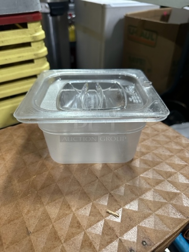 1/6 Size 4 Inch Deep Food Storage Container With Lid. 3XBID - Image 1 of 1