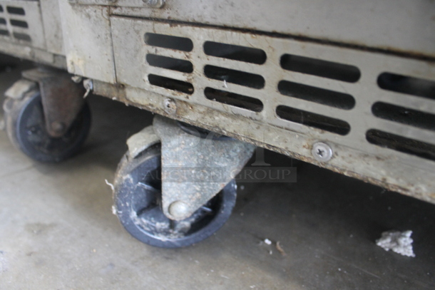 Everest ETBR3-D2 Stainless Steel Commercial 2 Drawer and 1 Door Chef Base on Commercial Casters. 115 Volts, 1 Phase. Tested and Working! - Image 7 of 8