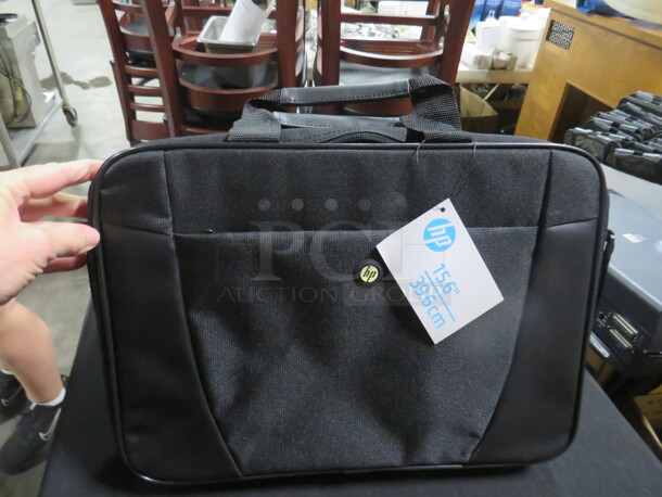 NEW HP Computer Carry Bag With Shoulder Strap. Holds Up To A 15.6 Inch Laptop. 4XBID - Image 1 of 1