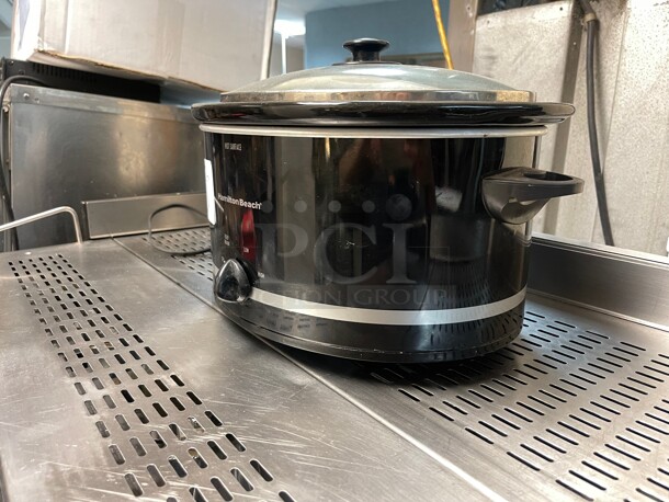 Working! Hamilton Beach Slow Cooker, Extra Large 10 Quart, 250 Watt Stay or Go Portable With Lid , Dishwasher Safe Crock, Black 120 Volt Tested and Working! - Image 3 of 8