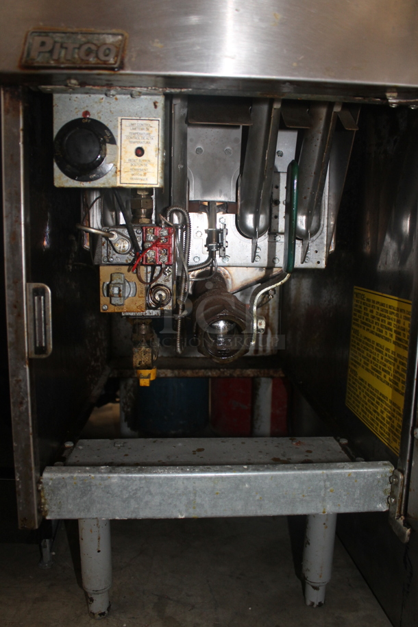 Pitco Frialator SS14-S Stainless Steel Commercial Floor Style Natural Gas Powered Deep Fat Fryer w/ 4 Metal Fry Baskets. 110,000 BTU.  - Image 7 of 8