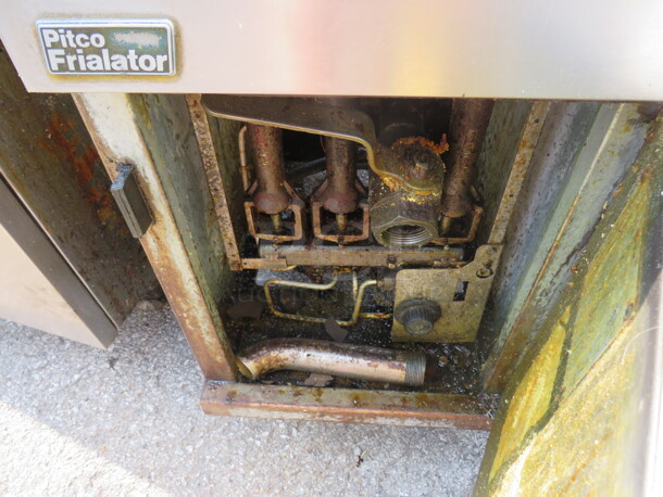 One Pitco Frialator  Natural Gas Deep Fryer With 2 Baskets. 15.5X31X47 - Image 3 of 3