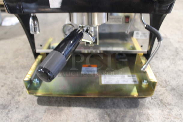 BRAND NEW SCRATCH AND DENT! 2022 Gaggia CGG191A50NU Stainless Steel Commercial Countertop Single Group Espresso Machine w/ Portafilter and Steam Wand. 115 Volts, 1 Phase. Tested and Working! - Image 9 of 10