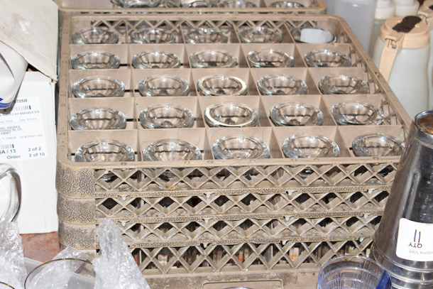 Vollrath TR6BBB Traex® Full-Size Beige 25-Compartment 7 7/8" Glass Rack. 19 3/4"L x 19 3/4"W x 8 3/4" - Image 2 of 2