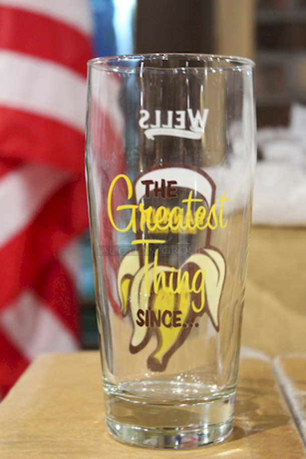VINTAGE! Wells Brewing 16oz Banana Bread Beer Pint Glasses. Glasses Have Etched Nucleator In The Bottom. 

 - Image 2 of 4