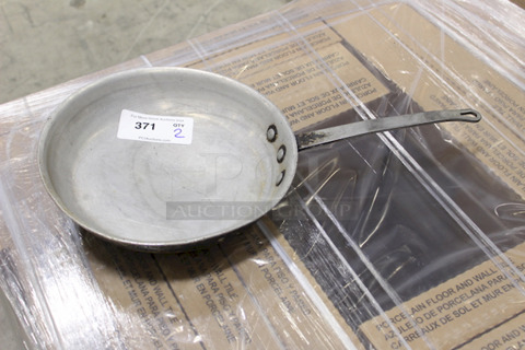 NICE! 12-3/4" Skillet. 2x Your Bid