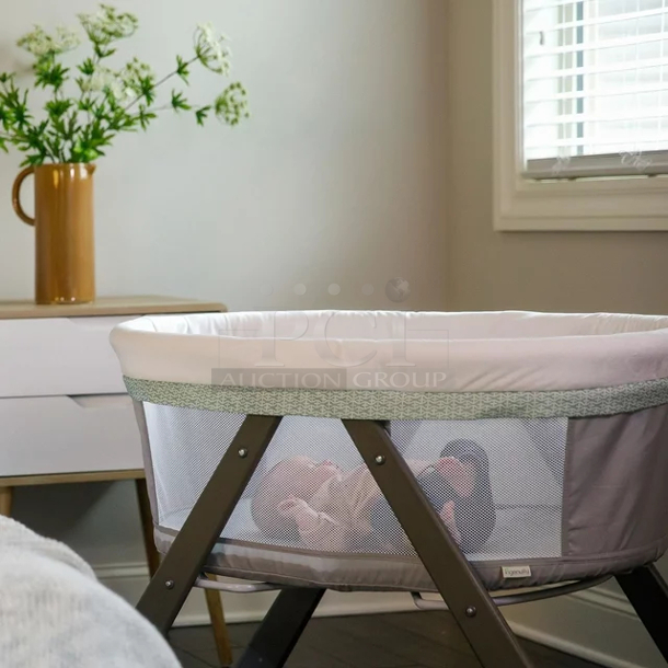 Ingenuity Wood Foldaway Rocking Baby Bassinet Classic - Wallace. 3x Your Bid.  37.00 x 23.25 x 28.00 Inches - Image 11 of 12