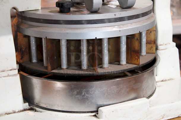 OUTSTANDING!! Dutchess Model BMIH-36/18/9 Dough Divider - Image 7 of 8