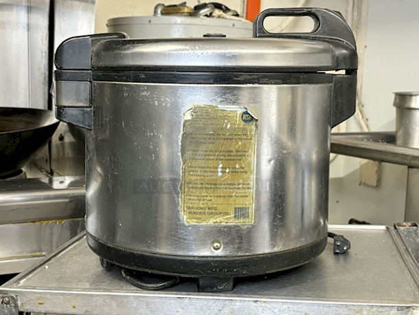 SWEET! 30-Cup CUCKOO CR-3032 Rice Cooker. 120V~/60Hz 1460W AC. Used to keep rice warm. Will NOT cook rice.  - Image 4 of 5