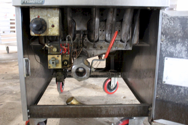 Pitco SG18-S Solstice Gas Fryer - (1) 90 lb Vat, Stainless Steel, Natural Gas, On Commercial Casters, Gas Line Included, 140,000BTU, 70-90lbs Oil Capacity, Cooking Range 200-400. 19-1/2x34x30 - Image 5 of 6