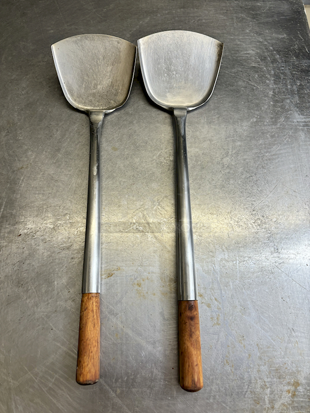 Pair of 2 Spatula / Scoopers. Metal With Wooden Topped Handle.  - Image 1 of 1